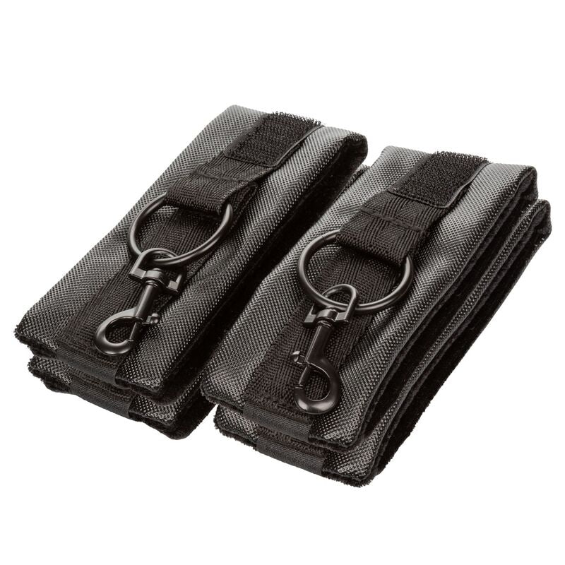 CalExotics Boundless Hog Tie – Verstellbare Hand- & Fußfesseln, Veganes Leder, Bodysafe hochwertiges Zubehör