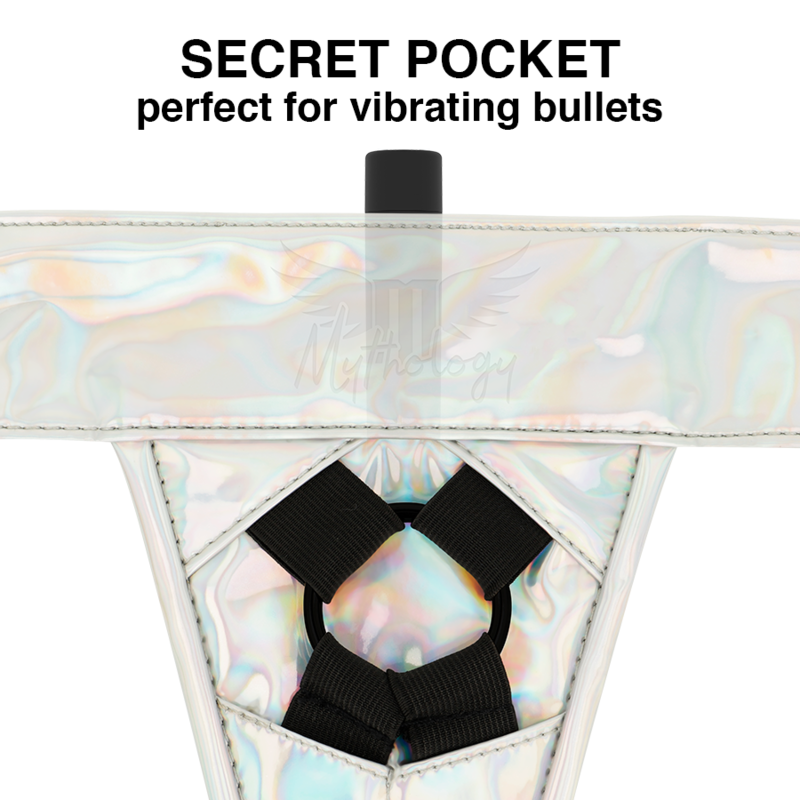 MYTHOLOGY Fantasy-Geschirr L/XL – Schillerndes, verstellbares Harness für Dildo & Pegging | Secet Pulse