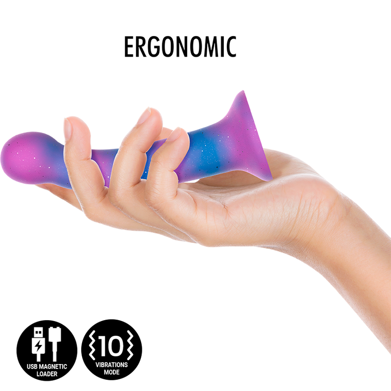 Mythology Dion Galactic Dildo S – Superstarke Vibration, Watchme-kompatibel, USB, Galaxy-Design – Dildo Bild 10