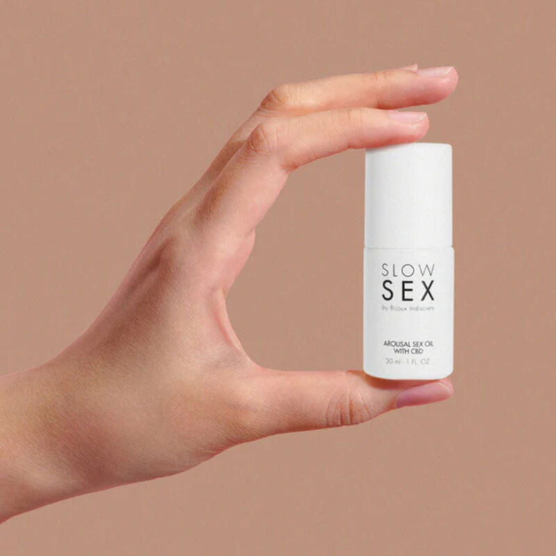 BIJOUX - SLOW SEX SEXUELLES MASSAGEÖL MIT CBD 30 ML bei Secret Pulse im Erotikshop