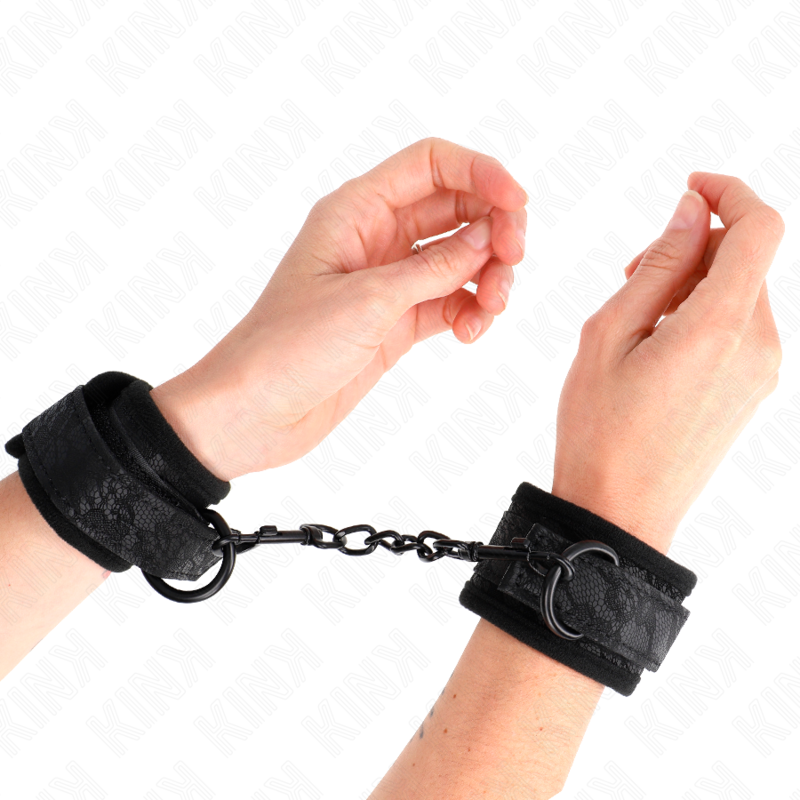 KINK - DARK LACE CUFFS NEOPRENE HANDGELENK MANSCHETTEN VERSTELLBAR SCHWARZ 20-29 CM X 5 CM für sinnliche und diskrete Momente