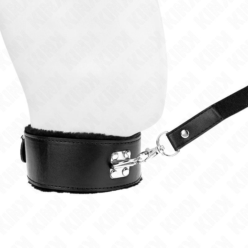 KINK Halskette mit Leine & silbernen Nieten – Modell 4 Schwarz, verstellbar 40–48 cm | 116 cm Band 6 cm bei Secret Pulse im Erotikshop