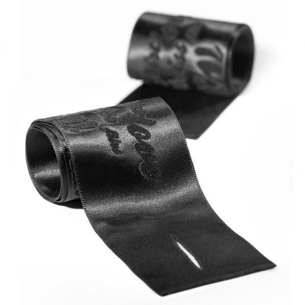 BIJOUX Les Petits Bonbons – Sinnliche Satin-Handfesseln für Bondage & SM | Secet Pulse Produktansicht und Details