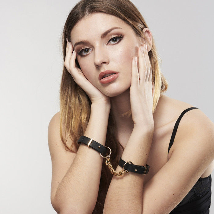 BIJOUX - INDISCRETS MAZE HANDSCHELLEN SCHWARZE ARMBNDER bei Secret Pulse im Erotikshop