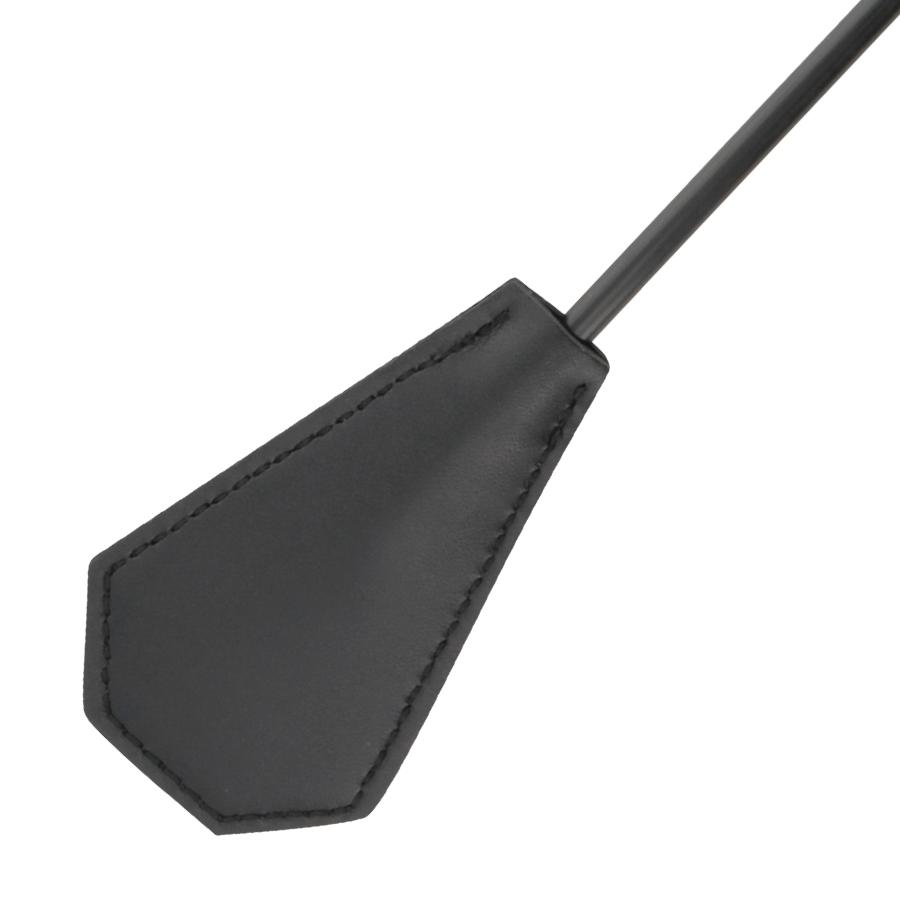 DARKNESS Schwarze Federpeitsche 48 cm – Doppelseitige Reitgerte | Secret Pulse Produktansicht und Details