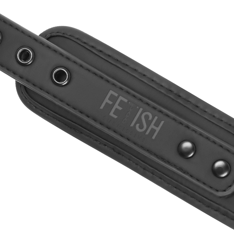 FETISH SUBMISSIVE - HALSKETTE UND HANDSCHELLEN AUS VEGANEM LEDER MIT NOPRENE-FUTTER für sinnliche und diskrete Momente